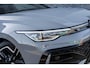 Volkswagen Golf 1.5 eTSI DSG R-Line Edition | Achteruitrijcamera | Parkeersensoren | ArtVelours | Sportstoelen | Navigatie Discover | Apple Carpaly | Android Auto | Stoelverwarming | IQ.Light | Lichtmetalen Velgen 18 inch