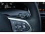 Volkswagen Golf 1.5 eTSI DSG R-Line Edition | Achteruitrijcamera | Parkeersensoren | ArtVelours | Sportstoelen | Navigatie Discover | Apple Carpaly | Android Auto | Stoelverwarming | IQ.Light | Lichtmetalen Velgen 18 inch