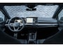 Volkswagen Golf 1.5 eTSI DSG R-Line Edition | Achteruitrijcamera | Parkeersensoren | ArtVelours | Sportstoelen | Navigatie Discover | Apple Carpaly | Android Auto | Stoelverwarming | IQ.Light | Lichtmetalen Velgen 18 inch