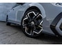 Volkswagen Golf 1.5 eTSI DSG R-Line Edition | Achteruitrijcamera | Parkeersensoren | ArtVelours | Sportstoelen | Navigatie Discover | Apple Carpaly | Android Auto | Stoelverwarming | IQ.Light | Lichtmetalen Velgen 18 inch