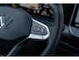 Volkswagen Golf 1.5 eTSI DSG R-Line Edition | Achteruitrijcamera | Parkeersensoren | ArtVelours | Sportstoelen | Navigatie Discover | Apple Carpaly | Android Auto | Stoelverwarming | IQ.Light | Lichtmetalen Velgen 18 inch