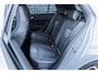 Volkswagen Golf 1.5 eTSI DSG R-Line Edition | Achteruitrijcamera | Parkeersensoren | ArtVelours | Sportstoelen | Navigatie Discover | Apple Carpaly | Android Auto | Stoelverwarming | IQ.Light | Lichtmetalen Velgen 18 inch