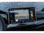Volkswagen Golf 1.5 eTSI DSG R-Line Edition | Achteruitrijcamera | Parkeersensoren | ArtVelours | Sportstoelen | Navigatie Discover | Apple Carpaly | Android Auto | Stoelverwarming | IQ.Light | Lichtmetalen Velgen 18 inch