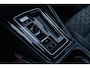 Volkswagen Golf 1.5 eTSI DSG R-Line Edition | Achteruitrijcamera | Parkeersensoren | ArtVelours | Sportstoelen | Navigatie Discover | Apple Carpaly | Android Auto | Stoelverwarming | IQ.Light | Lichtmetalen Velgen 18 inch