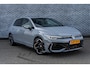 Volkswagen Golf 1.5 eTSI DSG R-Line Edition | Achteruitrijcamera | Parkeersensoren | ArtVelours | Sportstoelen | Navigatie Discover | Apple Carpaly | Android Auto | Stoelverwarming | IQ.Light | Lichtmetalen Velgen 18 inch