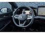 Volkswagen Golf 1.5 eTSI DSG R-Line Edition | Achteruitrijcamera | Parkeersensoren | ArtVelours | Sportstoelen | Navigatie Discover | Apple Carpaly | Android Auto | Stoelverwarming | IQ.Light | Lichtmetalen Velgen 18 inch