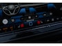 Volkswagen Golf 1.5 eTSI DSG R-Line Edition | Achteruitrijcamera | Parkeersensoren | ArtVelours | Sportstoelen | Navigatie Discover | Apple Carpaly | Android Auto | Stoelverwarming | IQ.Light | Lichtmetalen Velgen 18 inch