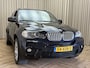 BMW X5 xDrive40d M-Sport Full Option / Carbon Schwartz / Keyless / HUD / Soft-Close / Panoramadak / Adapt. Cruise / Memory / Afn Trekhaak / 19'' LMV
