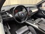 BMW X5 xDrive40d M-Sport Full Option / Carbon Schwartz / Keyless / HUD / Soft-Close / Panoramadak / Adapt. Cruise / Memory / Afn Trekhaak / 19'' LMV