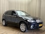 BMW X5 xDrive40d M-Sport Full Option / Carbon Schwartz / Keyless / HUD / Soft-Close / Panoramadak / Adapt. Cruise / Memory / Afn Trekhaak / 19'' LMV