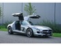 Mercedes-Benz SLS Coupé 6.3 AMG |Alubeam Silver |2.217 KM |1e eigenaar |Nieuwstaat |6,3 liter V8 |Duitse auto met historie |Achteruitrijcamera |Bang & Olufsen | VOL VOL OPTIE S | Een droom voor liefhebbers |
