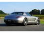 Mercedes-Benz SLS Coupé 6.3 AMG |Alubeam Silver |2.217 KM |1e eigenaar |Nieuwstaat |6,3 liter V8 |Duitse auto met historie |Achteruitrijcamera |Bang & Olufsen | VOL VOL OPTIE S | Een droom voor liefhebbers |