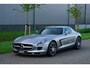 Mercedes-Benz SLS Coupé 6.3 AMG |Alubeam Silver |2.217 KM |1e eigenaar |Nieuwstaat |6,3 liter V8 |Duitse auto met historie |Achteruitrijcamera |Bang & Olufsen | VOL VOL OPTIE S | Een droom voor liefhebbers |