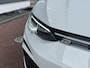 Volkswagen Golf 1.5 eTSI 150pk DSG R-Line / Panorma dak / Black style / Standkachel / 18'' LMV HAL