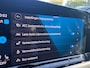 Volkswagen Golf 1.0 eTSI DSG Life Business / Navigatie / PDC / Geheugen stoelen / Getint glas / 16'' LMV