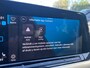 Volkswagen Golf 1.0 eTSI DSG Life Business / Navigatie / PDC / Geheugen stoelen / Getint glas / 16'' LMV
