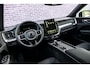 Volvo XC60 2.0 T6 Plug-in hybrid AWD Essential | Gratis trekhaak | Extra getint glas | Driver Assist | Climate line | 19" | All Season Banden | Charcoal Hemelbekleding | Park Assist Voor en Achter |