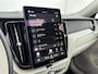 Volvo XC60 T8 Plug-in hybrid AWD Ultra Dark Exec. Ed. | 22" | Heico Diffusor | Getint & Gelamineerd Glas | Alarmklasse 3 | Black Edition Interieur | Luchtvering | Bowers & Wilkins | Geventileerd Nappa | Massagestoelen | Head-Up | 360 Camera | Elektr. verst.