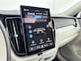 Volvo XC60 T8 Plug-in hybrid AWD Ultra Dark Exec. Ed. | 22" | Heico Diffusor | Getint & Gelamineerd Glas | Alarmklasse 3 | Black Edition Interieur | Luchtvering | Bowers & Wilkins | Geventileerd Nappa | Massagestoelen | Head-Up | 360 Camera | Elektr. verst.