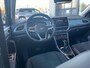 Volkswagen T-Roc 1.5 TSI Style / Panorama dak / IQ Led / Virtual cockpit pro / App-connect / Stoelverwarming voorzijde / 17'' LMV