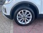 Volkswagen T-Roc 1.5 TSI Style / Panorama dak / IQ Led / Virtual cockpit pro / App-connect / Stoelverwarming voorzijde / 17'' LMV