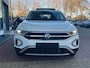 Volkswagen T-Roc 1.5 TSI Style / Panorama dak / IQ Led / Virtual cockpit pro / App-connect / Stoelverwarming voorzijde / 17'' LMV