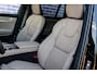 Volvo XC90 2.0 T8 Plug-in hybrid AWD Ultra Dark Exec. Ed. | Geventileerde voorstoelen | Massagefunctie | Luchtvering | 22" lichtmetalen velgen | Stoelverwarming | verwarmd stuurwiel | Elektr. bedienbaar schuif-\-kanteldak | Extra getint glas | Gelamineerde ramen | Bowers & wilkins Audio | Head-up display | Google Services |