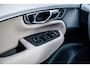 Volvo XC90 2.0 T8 Plug-in hybrid AWD Ultra Dark Exec. Ed. | Geventileerde voorstoelen | Massagefunctie | Luchtvering | 22" lichtmetalen velgen | Stoelverwarming | verwarmd stuurwiel | Elektr. bedienbaar schuif-\-kanteldak | Extra getint glas | Gelamineerde ramen | Bowers & wilkins Audio | Head-up display | Google Services |