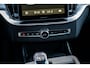 Volvo XC90 2.0 T8 Plug-in hybrid AWD Ultra Dark Exec. Ed. | Geventileerde voorstoelen | Massagefunctie | Luchtvering | 22" lichtmetalen velgen | Stoelverwarming | verwarmd stuurwiel | Elektr. bedienbaar schuif-\-kanteldak | Extra getint glas | Gelamineerde ramen | Bowers & wilkins Audio | Head-up display | Google Services |