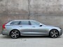 Volvo V90 2.0 T4 R-Design | Polestar Engineered | Trekhaak | Panoramdak | HUD | H&K | Memory stoelen 2x | Dealer onderhouden |