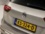 Volkswagen Tiguan 2.0 TSI 4Motion R-Line Sport 179Pk Automaat (VIRTUAL COCKPIT, NAVIGATIE, CLIMATE, GETINT GLAS, SPORTSTOELEN, PARKEERSENSOREN, ADAPTIVE CRUISE, NIEUWSTAAT)