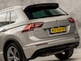Volkswagen Tiguan 2.0 TSI 4Motion R-Line Sport 179Pk Automaat (VIRTUAL COCKPIT, NAVIGATIE, CLIMATE, GETINT GLAS, SPORTSTOELEN, PARKEERSENSOREN, ADAPTIVE CRUISE, NIEUWSTAAT)