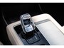 Volvo XC90 T8 Plug-in hybrid AWD Ultra Dark | Executive Edition | Luchtvering | Trekhaak | Gelaagd Glas | Bowers & Wilkins | Massage & Ventilatie Stoelen | Panoramadak |