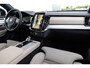 Volvo XC90 T8 Plug-in hybrid AWD Ultra Dark | Executive Edition | Luchtvering | Trekhaak | Gelaagd Glas | Bowers & Wilkins | Massage & Ventilatie Stoelen | Panoramadak |