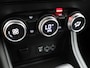 Renault Captur 1.3 TCe 140 Intens | Trekhaak | Camera | Allseason banden | Prijs Rijklaar!!