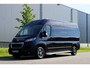 Peugeot Boxer 2.2 BlueHDi 165 L3H2 3.5t in nieuwstaat |Trekhaak |Camera |Cruise |Navi |Metallic |Climate control |165 pk |EURO6D |1e eigenaar |3500 KG |Carplay |Android auto