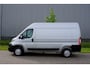 Peugeot Boxer 335 2.2 BlueHDi 140 L2H2 Premium in Topstaat |Metallic |Camera |Cruise |Navi |1 eigenaar |3500 KG |Mooie Camperbasis |BPM vrij |140 pk |EURO6D