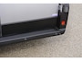 Peugeot Boxer 335 2.2 BlueHDi 140 L2H2 Premium in Topstaat |Metallic |Camera |Cruise |Navi |1 eigenaar |3500 KG |Mooie Camperbasis |BPM vrij |140 pk |EURO6D