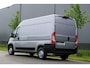 Peugeot Boxer 335 2.2 BlueHDi 140 L2H2 Premium in Topstaat |Metallic |Camera |Cruise |Navi |1 eigenaar |3500 KG |Mooie Camperbasis |BPM vrij |140 pk |EURO6D