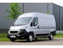Peugeot Boxer 335 2.2 BlueHDi 140 L2H2 Premium in Topstaat |Metallic |Camera |Cruise |Navi |1 eigenaar |3500 KG |Mooie Camperbasis |BPM vrij |140 pk |EURO6D
