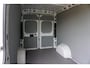 Peugeot Boxer 2.2 BlueHDi 140 L3H2 3.5t in Topstaat |Camera |Cruise |Carplay |Android auto |Airco |Betimmering |1e eigenaar |Lage KM-stand |EURO6D |BPM vrij voor ondernemers |Mooie camperbasis