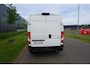 Peugeot Boxer 2.2 BlueHDi 140 L3H2 3.5t in Topstaat |Camera |Cruise |Carplay |Android auto |Airco |Betimmering |1e eigenaar |Lage KM-stand |EURO6D |BPM vrij voor ondernemers |Mooie camperbasis