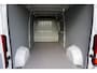 Peugeot Boxer 2.2 BlueHDi 140 L3H2 3.5t in Topstaat |Camera |Cruise |Carplay |Android auto |Airco |Betimmering |1e eigenaar |Lage KM-stand |EURO6D |BPM vrij voor ondernemers |Mooie camperbasis