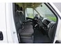 Peugeot Boxer 2.2 BlueHDi 140 L3H2 3.5t in Topstaat |Camera |Cruise |Carplay |Android auto |Airco |Betimmering |1e eigenaar |Lage KM-stand |EURO6D |BPM vrij voor ondernemers |Mooie camperbasis