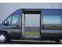Peugeot Boxer 335 2.2 BlueHDi 165 L3H2 Premium in topstaat |2x schuifdeur |Standkachel |Luchtvering |2x airbag |Camera |Cruise |Navi |1e eigenaar |3500 KG |165 pk