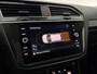 Volkswagen Tiguan 1.5 TSI R-Line Dolphin Grey | Black Style | Pano | Sfeer | Virtual | Cruise | Carplay | Parkeersens. | Keyless