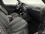 Volkswagen Tiguan 1.5 TSI R-Line Dolphin Grey | Black Style | Pano | Sfeer | Virtual | Cruise | Carplay | Parkeersens. | Keyless