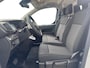 Peugeot e-Expert GB EV L2 75kWh 136pk | NAVI | APPLE CARPLAY / ANDROID AUTO | PARKEERSENSOREN VOOR EN ACHTER | CAMERA | DODEHOEKBEW. | MISTLAMPEN | LICHT + REGENSENSOR | AUTOMATISCHE VERLICHTING | DIGITAL COCKPIT |