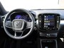 Volvo XC40 2.0 B4 Plus Dark Automaat / Trekhaak / All-seasonbanden / 19" velgen / Verwarmd voorruit