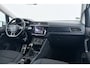 Volkswagen Touran 1.5 TSI Comfortline Business 5p | Wegklapbare Trekhaak | CarPlay | 3-Zone climate | Parkeersensoren | Navigatie